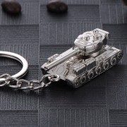 BRELOCZEK Brelok do kluczy Srebrny Czołg ruchomy