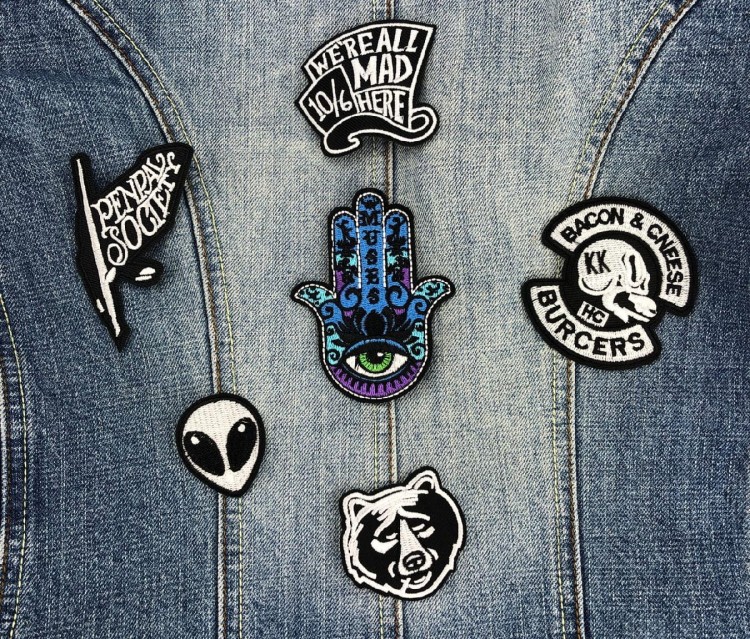 ZESTAW 11 Naszywki TERMO Ręka Fatimy Napis Ufo