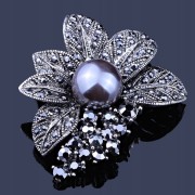PINETS Broszka czarny Kwiat Cyrkonie perła Liście
