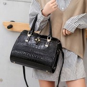 Torebka lakierowana Czarna zwierzęcy wzór wąż