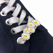 2 OZDOBY do butów Sznurówek Spinki Stokrotki Kwiat