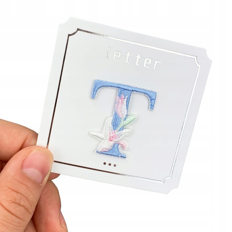 NAKLEJKA Naszywka termo Litera T Haftowana Kwiaty