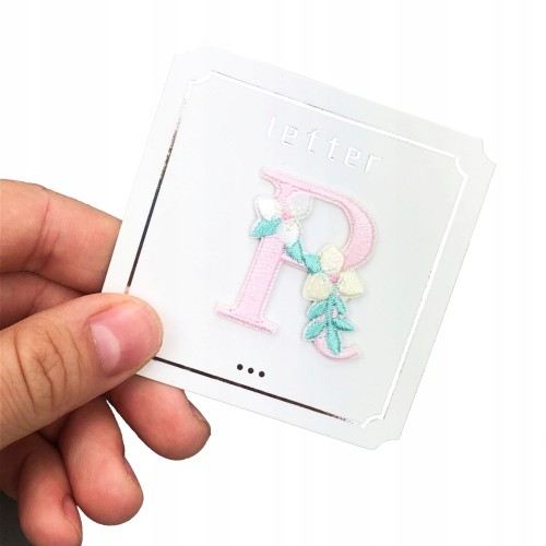 NAKLEJKA Naszywka termo Litera R Haftowana Kwiaty