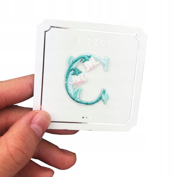 NAKLEJKA Naszywka termo Litera C Haftowana Kwiaty