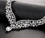 Zestaw srebrny kolia z cyrkoniami kolczyki