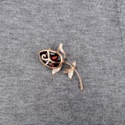 PINETS czerwona Róża pozłacana broszka z kwiatem