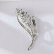 PINETS Kłos pszenicy cyrkonie Broszka pozłacana