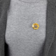 PINETS Słonecznik z pszczołą ZAWIESZKA broszka