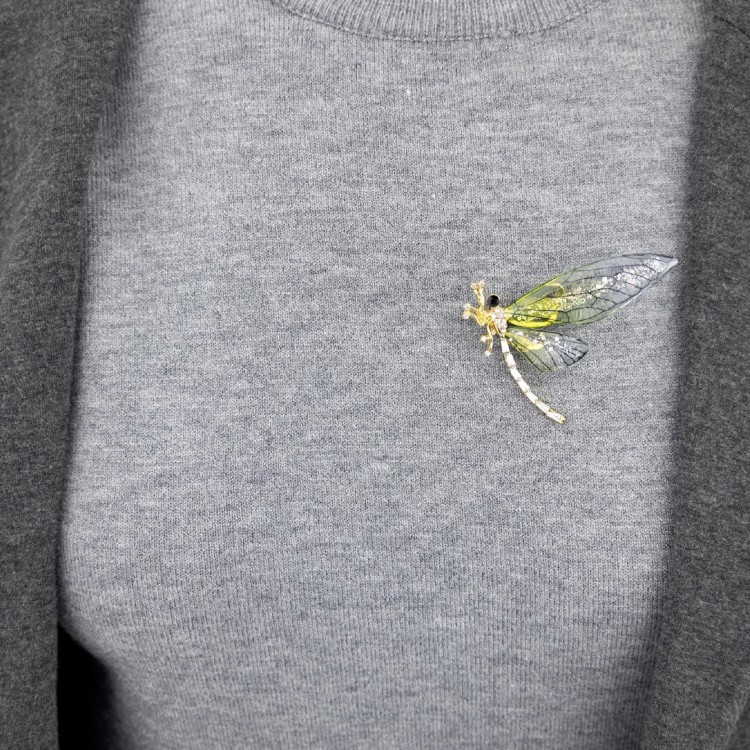 PINETS ważka z zielonymi skrzydełkami broszka