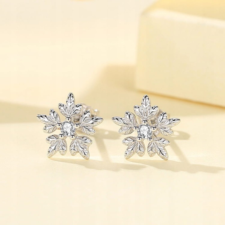 Fraise kolczyki srebrne 925 Śnieżynki z cyrkoniami