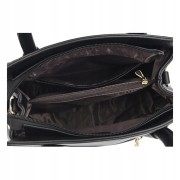 Torebka czarna ekoskóra kuferek z brelokiem