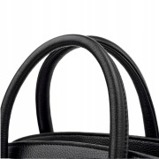 Torebka czarna ekoskóra kuferek z brelokiem