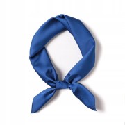 Apaszka chusta na szyję włosy niebieska satynowa