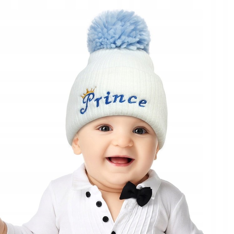 Prince czapka zimowa dla dziecka biała pompon