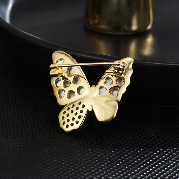 PINETS Broszka pozłacana 14K motyl masa perłowa