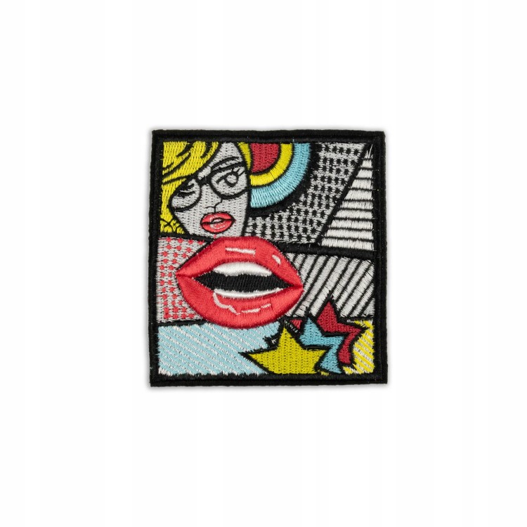 NASZYWKA haftowana kobieta w okularach usta komiks