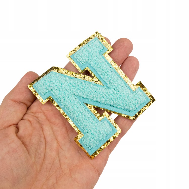 NASZYWKA Font LITERA N cyjanowa brokat błękitna