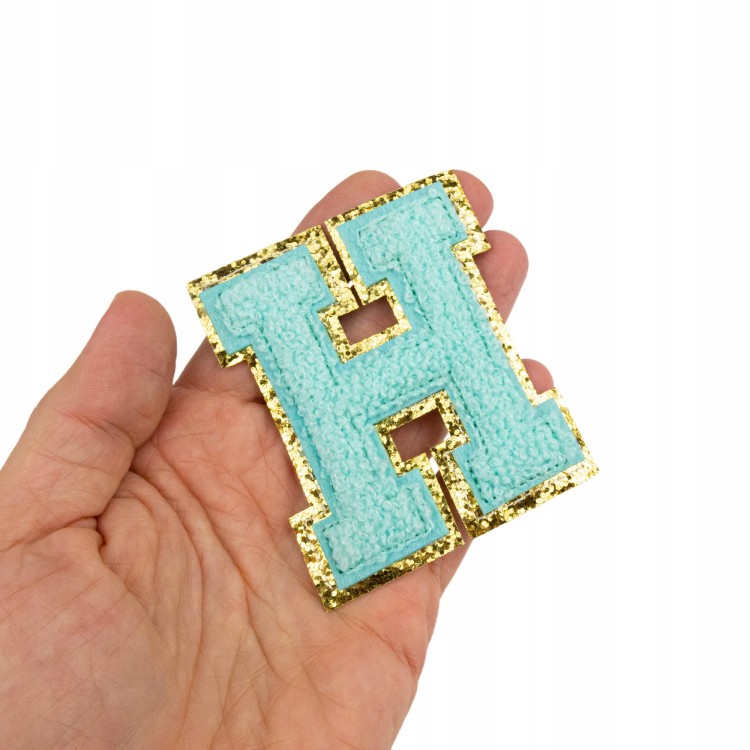 NASZYWKA LITERA H brokat niebieska cyjan Napis