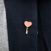 PINETS przypinka ślubna Serce Klucz Prezent ślub