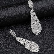 Zestaw Naszyjnik i kolczyki białe liście cyrkonie