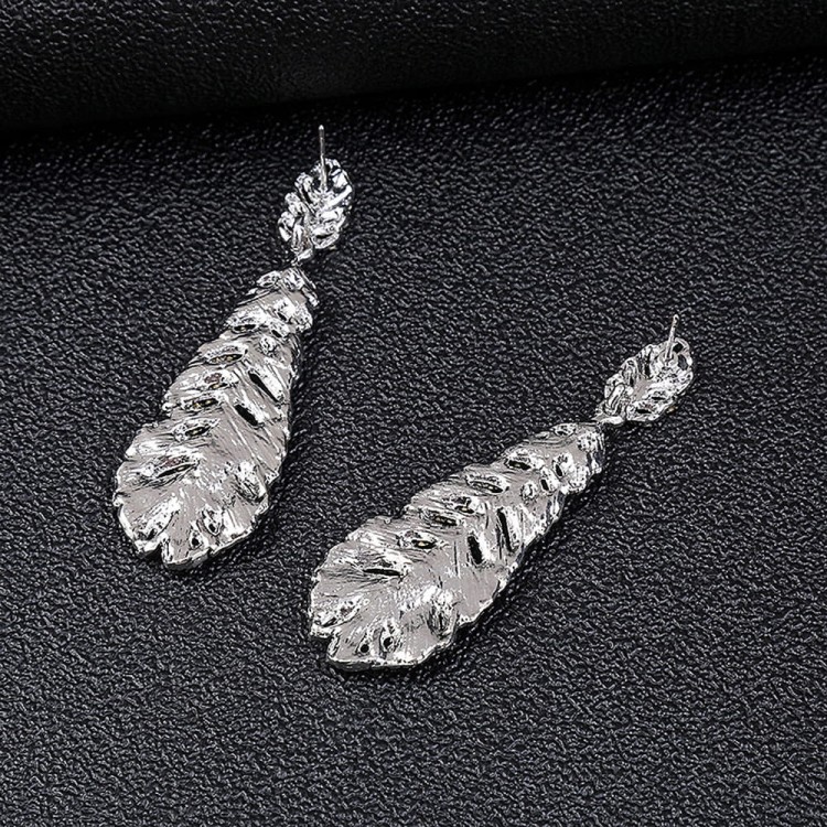 Zestaw Naszyjnik i kolczyki białe liście cyrkonie