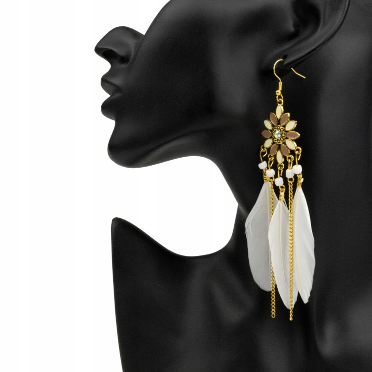 Kolczyki BOHO z białymi piórkami łańcuszki długie