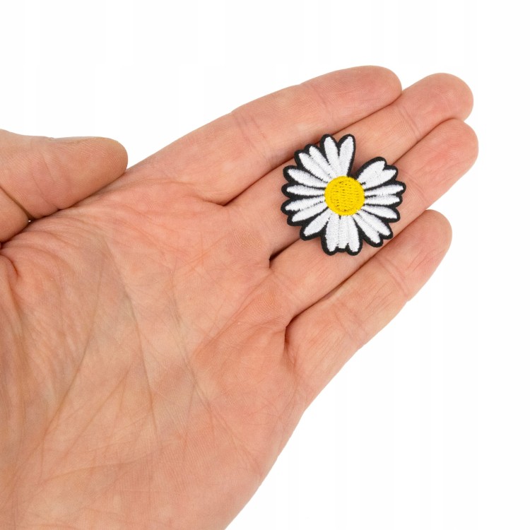 NAPRASOWANKA haftowana mała Stokrotka Termo łatka