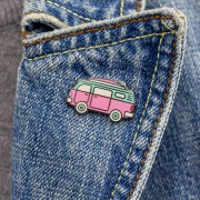 PINETS przypinka różowy Camper Wakacje Podróż