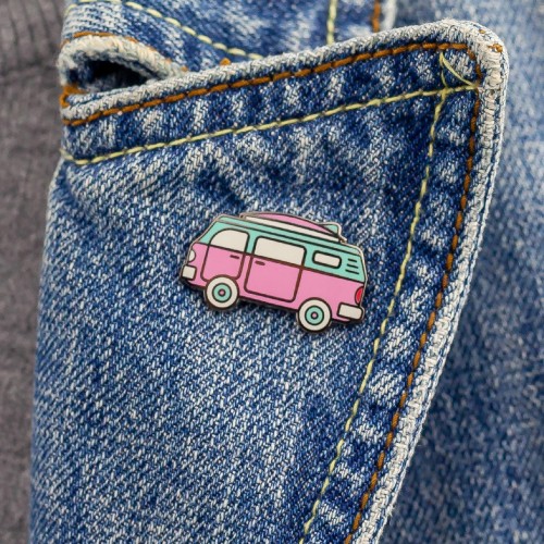 PINETS przypinka różowy Camper Wakacje Podróż