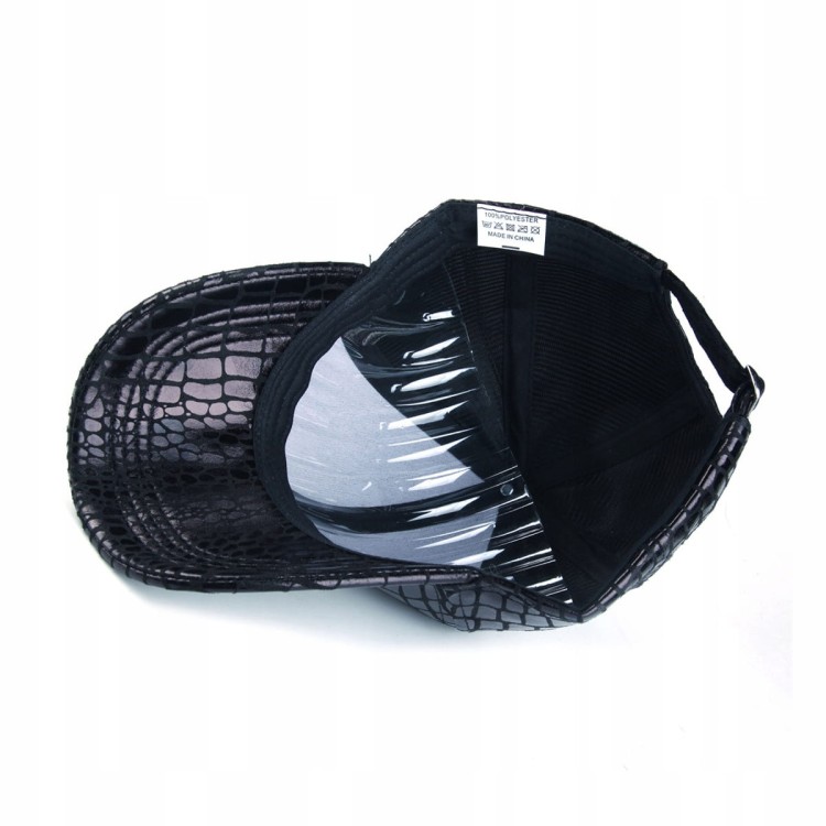 Bejsbolówka czarna czapka z daszkiem lśniąca lato