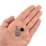 PINETS przypinka gitara akustyczna pomarańczowa