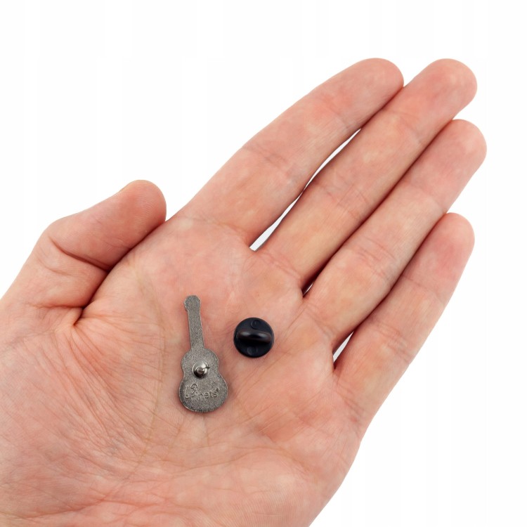 PINETS przypinka gitara akustyczna pomarańczowa