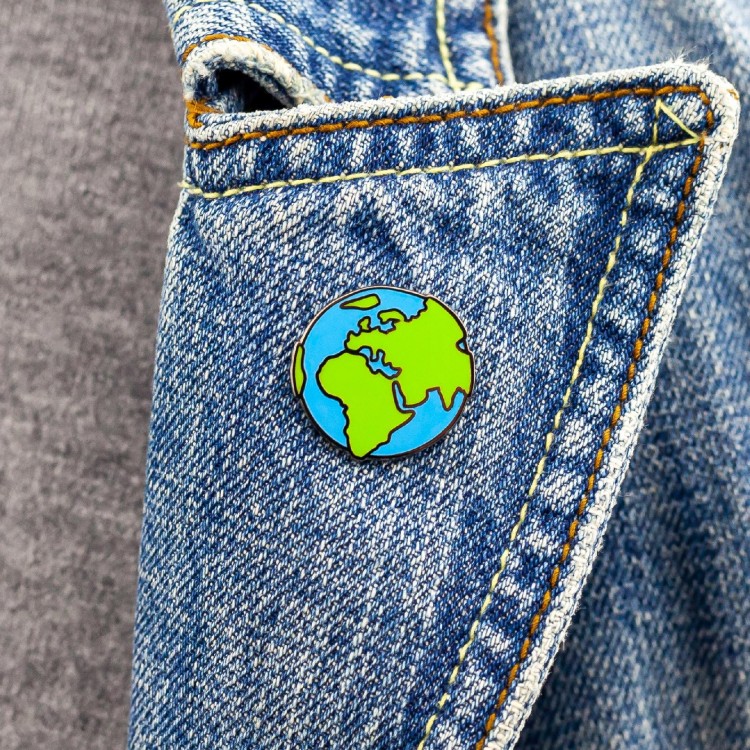 PINETS przypinka Kula ziemska Świat planeta World