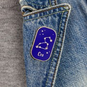 PINETS przypinka znak zodiaku Lew Leo cyrkonie