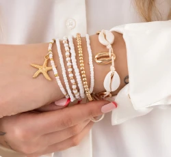 Zestaw wakacyjnych bransoletek z Muszelkami i koralikami BOHO 7 sztuk