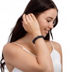 Bransoletka z granatowych koralików elegancka pleciona magnetyczne zapięcie